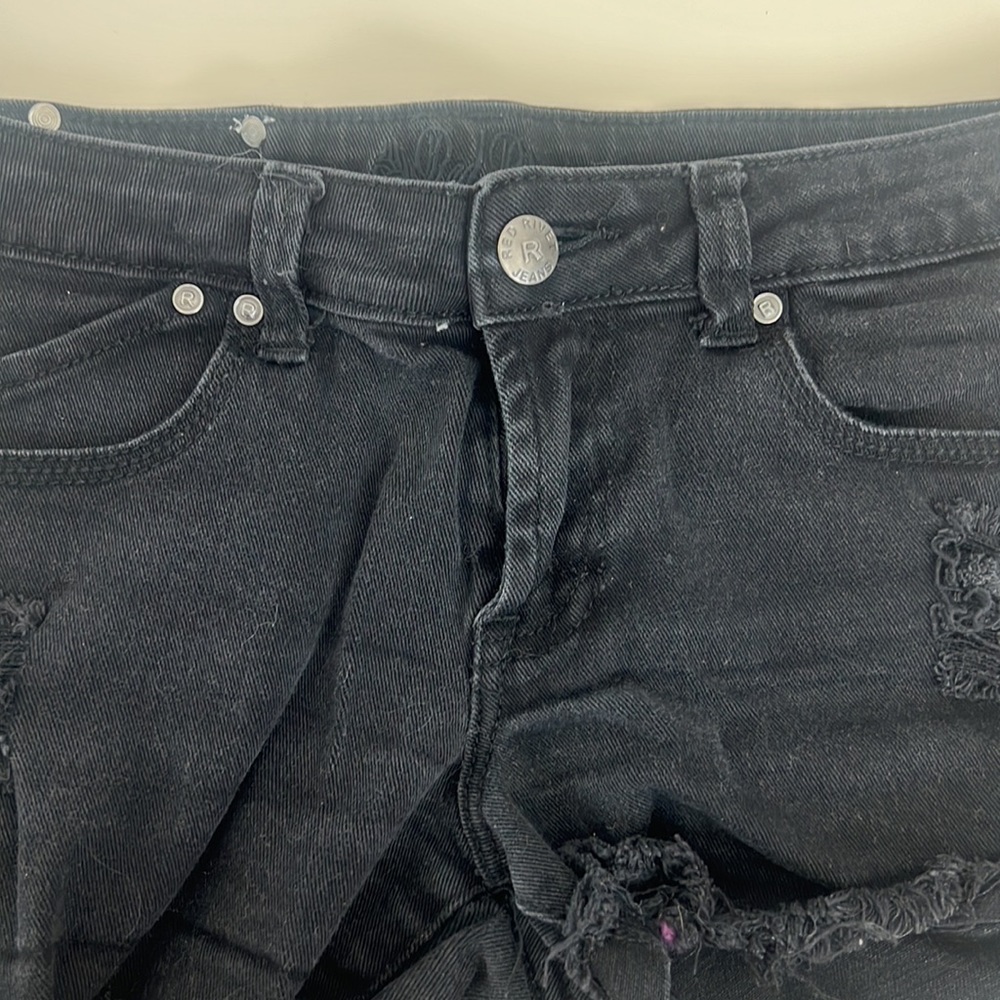 Red Rivet Black Jean Shorts - Picture 4 of 6
